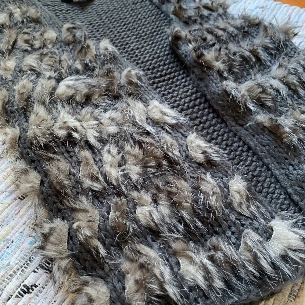 Jack Faux Fur Knit Vest - Picture 3 of 6